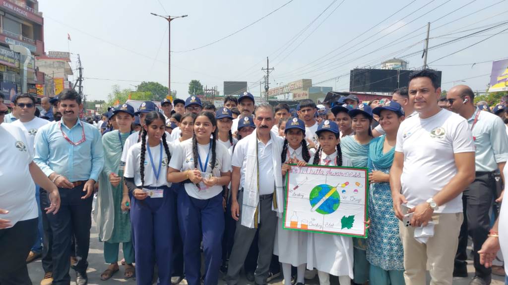 Chief Minister Sukhu Draws Attention Among GenG Youth Appreciate His Informal Approach
